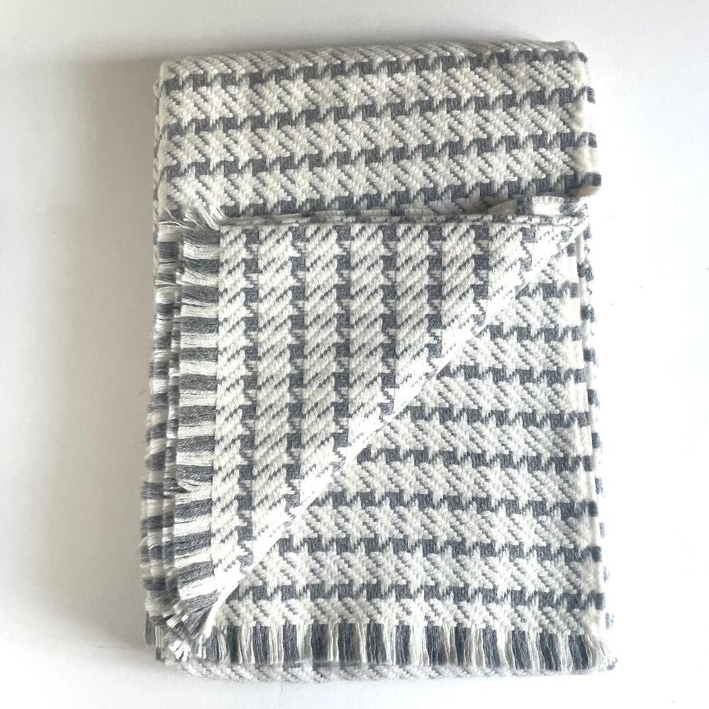 ARTZNL 100% Baby Alpaca Houndstooth Throw Blanket Large Soft Warm Luxury Gray - Picture 3 of 13